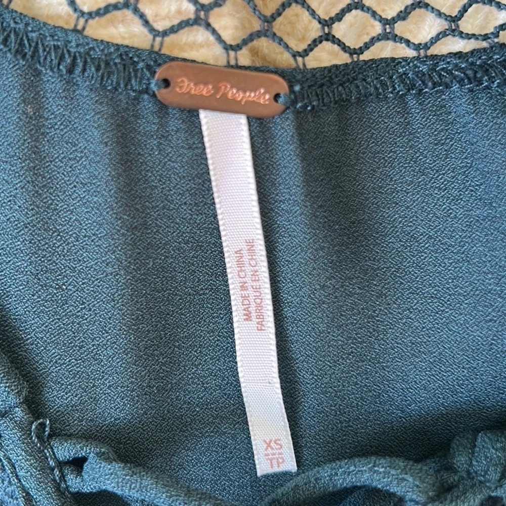 LN Free People Don’t Let It Go Teal Green Pleated Lace Up Crinkle Peasant Top XS